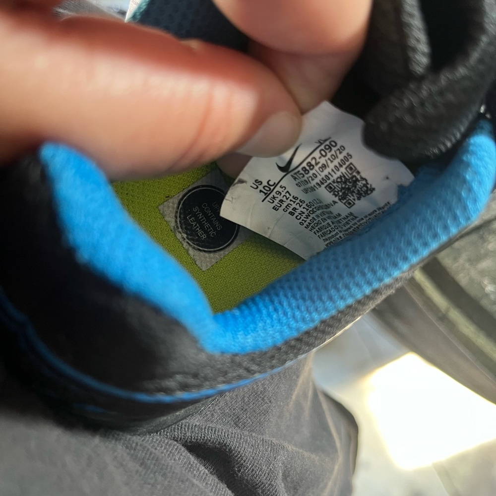 Children’s Nike Sneakers. Size 10.